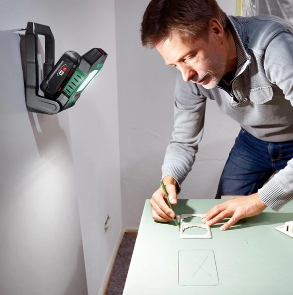 Bosch Üniversal Worklight 18V-2100 Solo - 6