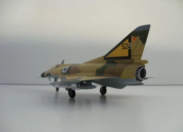 IAI Nesher PM Model Demonte Plastik Uçak Maket Kiti - 5