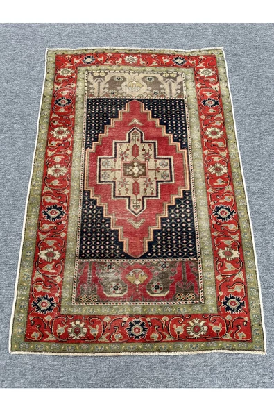 El Dokuma Eskitme Kapadokya Ürgüp Halısı 105x157 Kırmızı Yeşil %100 Yün Kök Boya Halı ürün görseli