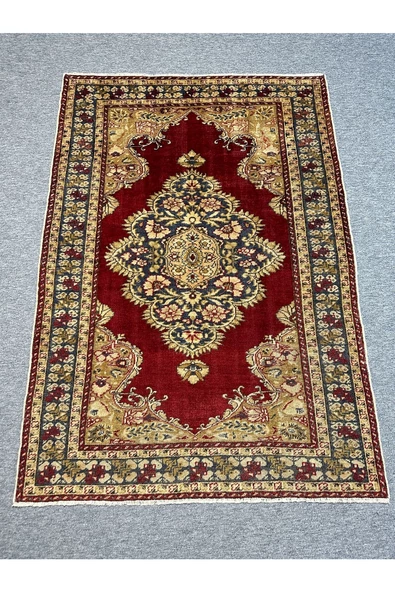 El Dokuması Antika Bürüngüz Halısı 137x195 Kırmızı Göbekli %100 Yün Halı ürün görseli