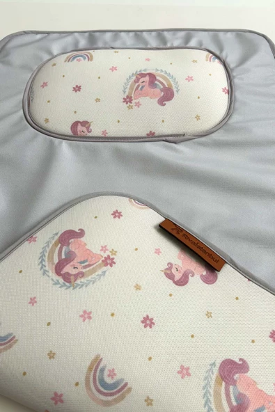 Unicorn Desenli Yenidoğan Alt Açma Değiştirme Pedi Minderi Örtüsü - 4
