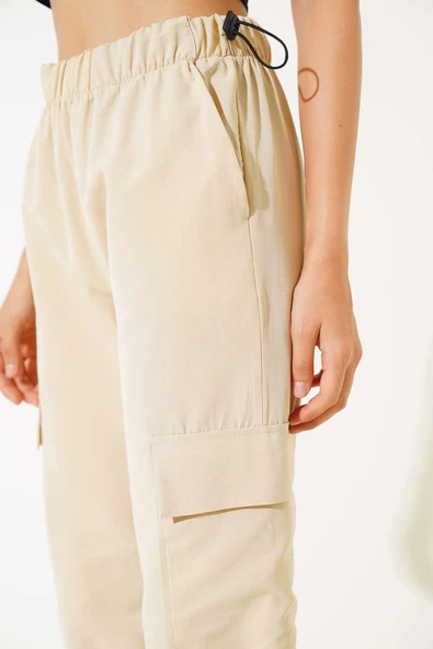 Bel Ve Paça Lastikli Kargo Cep Paraşüt Pantolon Bej - Resim 4