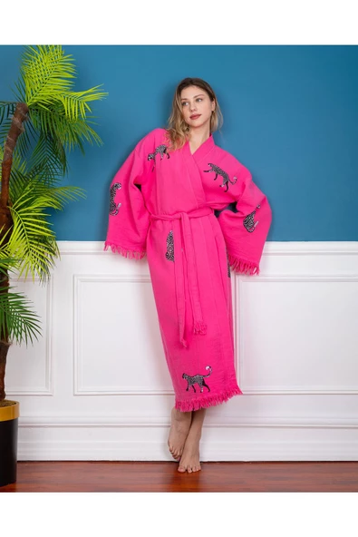 Bornoz ,Plaj Kıyafeti,Kimono , Kaftan ,Sabahlık Pembe Kumaş Siyah Leopar Desen Baskılı