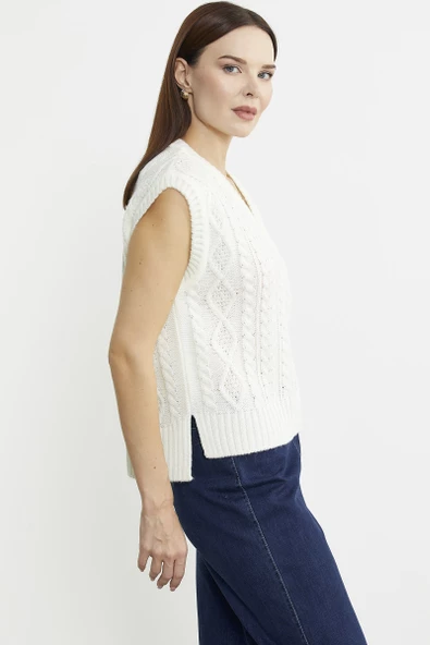 Saç Örgülü Arkası Uzun Yünlü Triko Süveter - Kemik - 3