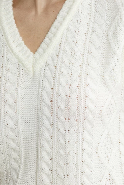 Saç Örgülü Arkası Uzun Yünlü Triko Süveter - Kemik - 4