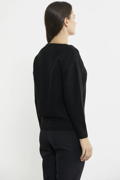 Motif Detaylı V Yaka Yünlü Triko Kazak - Siyah - Resim 6