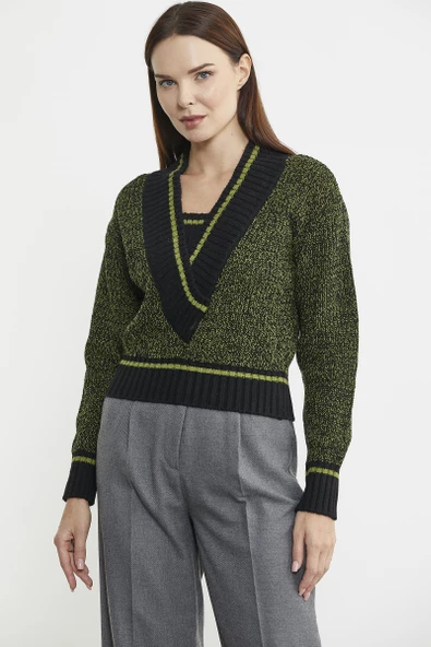 Derin V Bantlı Yünlü Triko Kazak - Siyah