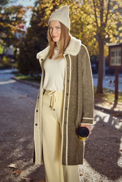 Yakası Suni Kürk Detaylı Uzun Triko Hırka - Haki