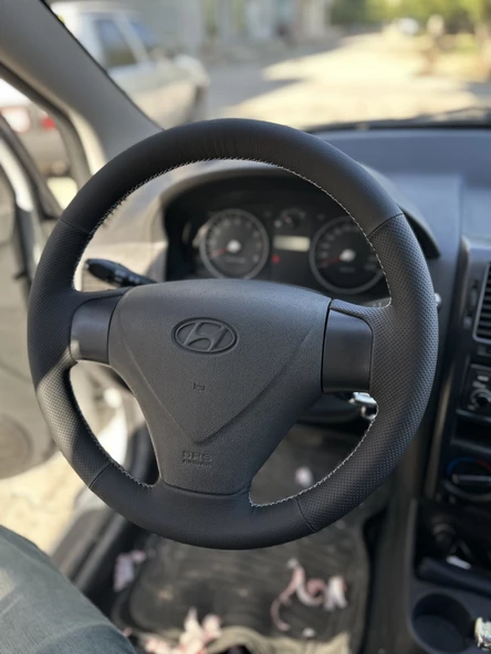 Hyundai Accent Era Araca Özel Direksiyon Kılıfı (Nokta Düz Gri Dikiş) - Resim 2