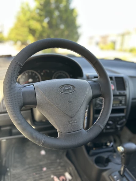 Hyundai Accent Era Araca Özel Direksiyon Kılıfı (Nokta Düz Gri Dikiş) - Resim 3