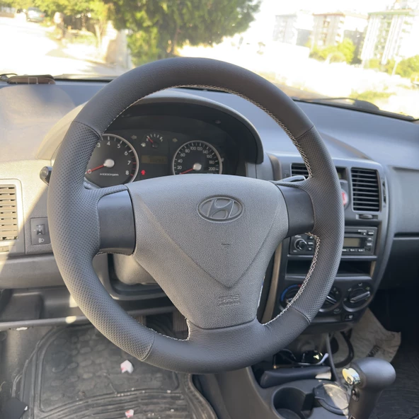 Hyundai Accent Era Araca Özel Direksiyon Kılıfı (Nokta Düz Gri Dikiş) - Resim 4