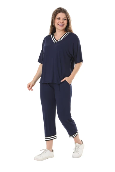 Melsay Butik Lacivert V Yaka Şerit Detaylı Kısa Kollu Beli Lastikli Kapri Takım - 2