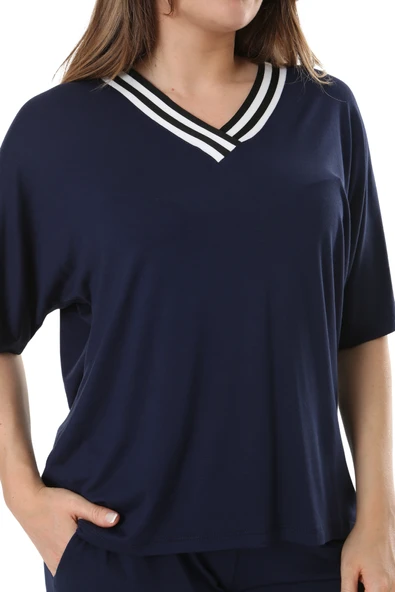 Melsay Butik Lacivert V Yaka Şerit Detaylı Kısa Kollu Beli Lastikli Kapri Takım - Resim 6