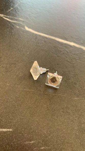 Fosforlu Neon Parlak Mavi Renk Gümüş Aksesuarlı Küpe Kare Elmas Şekil El Yapımı Epoksi - Resim 7