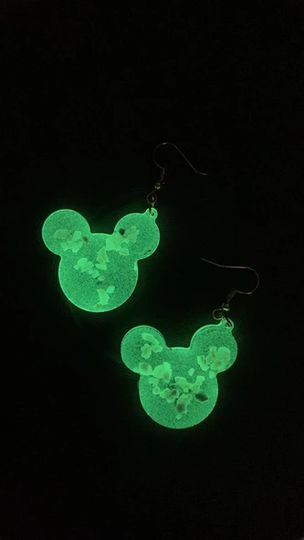 Fosforlu Neon Yeşil Renk Gold Aksesuarlı Deniz Kabuklu Küpe Mickey Mouse Şekilli El Yapımı Epoksi - Resim 7