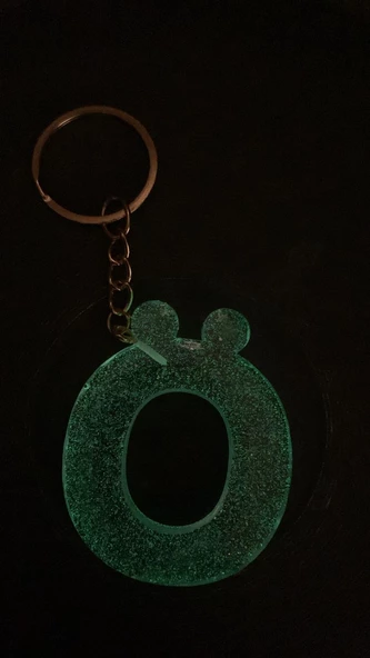 Ö Harfi Fosforlu Neon Yeşil Renk Parlak Simli Gold Aksesuarlı Anahtarlık El Yapımı Epoksi Hediyelik - 5