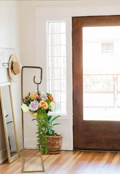 Nettenevime Yapay Çiçek Aranjmanı Burgulu Ferforje Askıda Gold Metal Vazolu Arajman - Resim 4