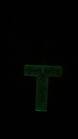 T Harfi Fosforlu Neon Yeşil Renk Parlak Simli Gold Aksesuarlı Anahtarlık El Yapımı Epoksi Hediyelik - Resim 4