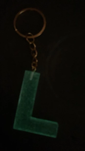 L Harfi Fosforlu Neon Yeşil Renk Parlak Simli Gold Aksesuarlı Anahtarlık El Yapımı Epoksi Hediyelik - Resim 2