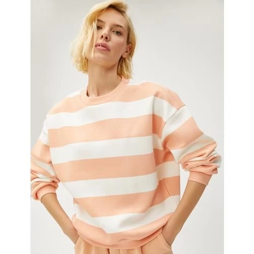 SWEATSHIRTS
