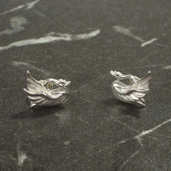 925 Ayar Gümüş Minik Kuğu Model Küpe - Resim 3