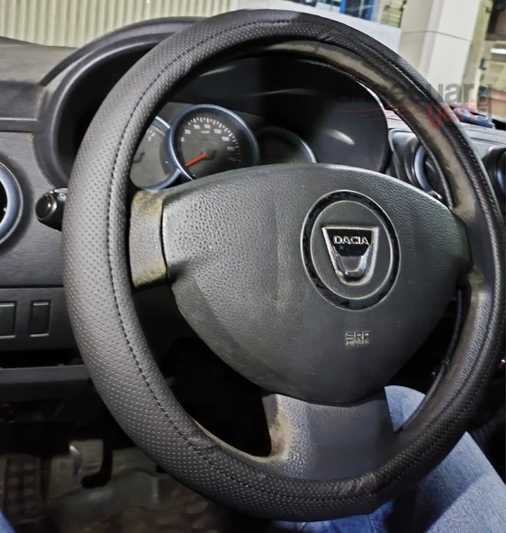 Geçme Deri Direksiyon Kılıfı - Düz Delikli Siyah Renk - 38cm