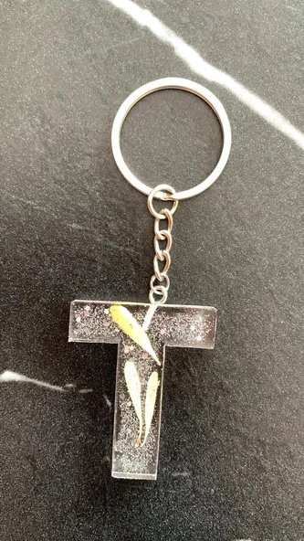 T Harfi Şeffaf Epoksi Simli Kurutulmuş Papatya Yapraklı Gümüş Aksesuarlı Anahtarlık El Yapımı - 8