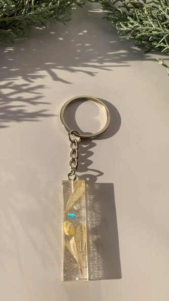 I Harfi Şeffaf Epoksi Simli Kurutulmuş Papatya Yapraklı Gümüş Aksesuarlı Anahtarlık El Yapımı ürün görseli