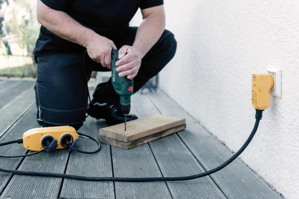 Brennenstuhl Power-Block Serisi Dış Mekana Uygun 4 Soketli IP54 Lisanslı 5 Metre Kaçak Akım Roleli Uzatma Priz - 2