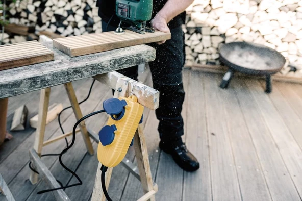 Brennenstuhl Power-Block Serisi Dış Mekana Uygun 4 Soketli IP54 Lisanslı 5 Metre Kaçak Akım Roleli Uzatma Priz - 3