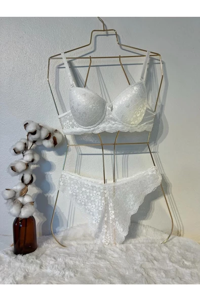 Beyaz Dantel İşlemeli Sütyen Takım - 12