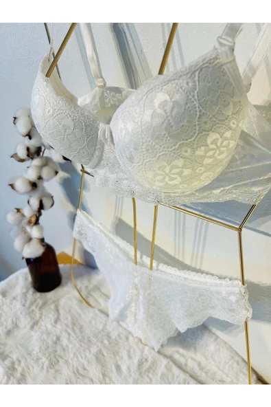 Beyaz Dantel İşlemeli Sütyen Takım - 10