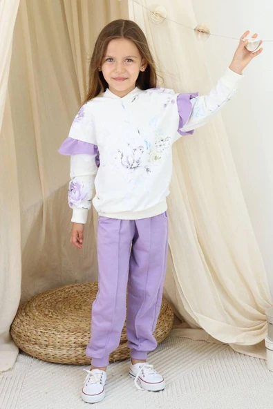 Kız Çocuk Kollarında Fırfır Detayı Üzerinde Gül Çiçek Baskılı Kapüşonlu Lila Eşofman Takım ürün görseli