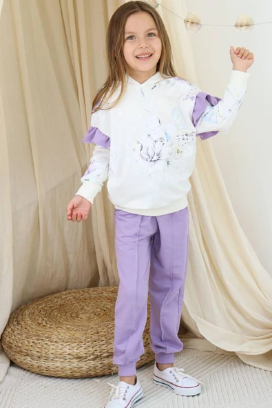 Kız Çocuk Kollarında Fırfır Detayı Üzerinde Gül Çiçek Baskılı Kapüşonlu Lila Eşofman Takım - Resim 6
