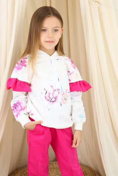 Kız Çocuk Kollarında Fırfır Detayı Üzerinde Gül Çiçek Baskılı Kapüşonlu Fuşya Eşofman Takım - Resim 5