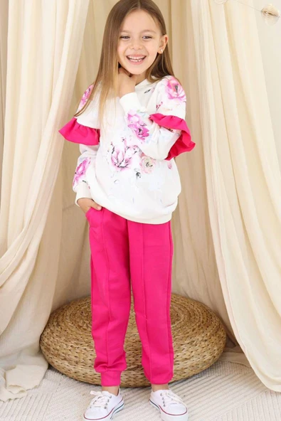 Kız Çocuk Kollarında Fırfır Detayı Üzerinde Gül Çiçek Baskılı Kapüşonlu Fuşya Eşofman Takım - Resim 4