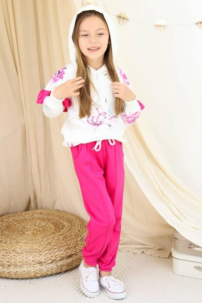 Kız Çocuk Kollarında Fırfır Detayı Üzerinde Gül Çiçek Baskılı Kapüşonlu Fuşya Eşofman Takım ürün görseli