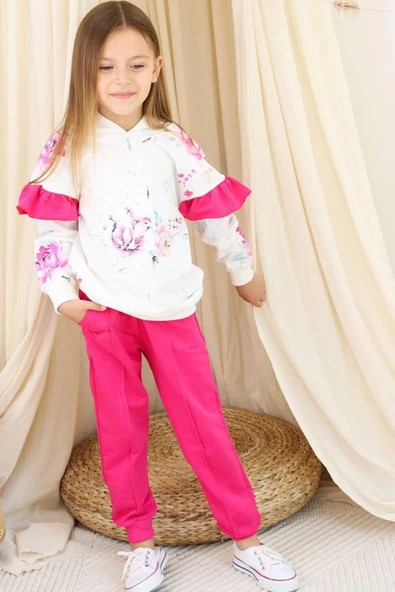Kız Çocuk Kollarında Fırfır Detayı Üzerinde Gül Çiçek Baskılı Kapüşonlu Fuşya Eşofman Takım - Resim 2