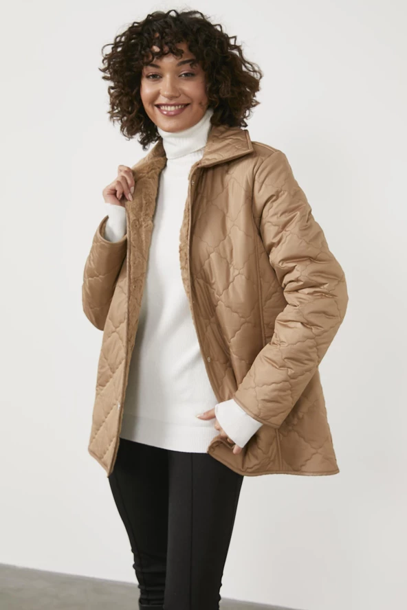 Kapitone Rahat Kalıp İçi Peluş Mont - Kamel - Resim 2