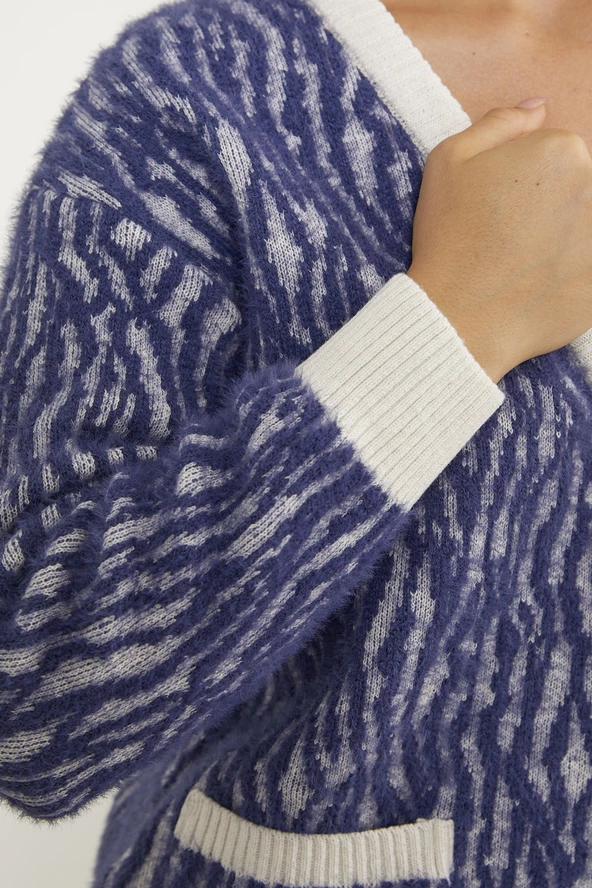 Renk Kombinli Yumoş Triko Hırka - Beyaz - Resim 5